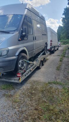FORD TRANSIT 2,4   DIISEL  2005 MOOTOR OK KAST OK    SILLAD OK    VARUOSADEKS